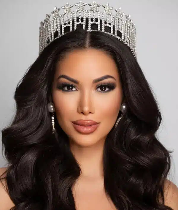 portrait of miss illinois angel ruiz portrait of miss illinois angel ruiz