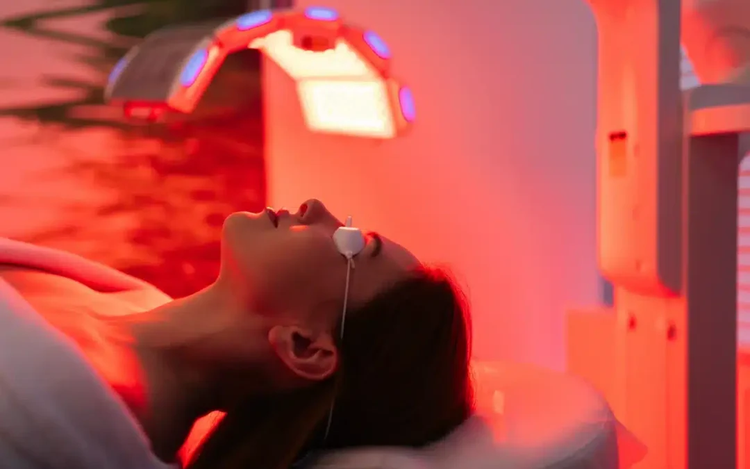 woman experiencing red light therapy